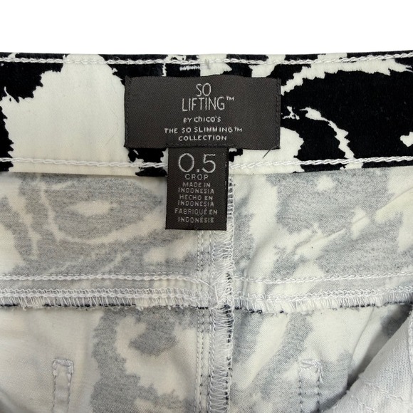 Chico's So Lifting Crop Pants 0.5 (S) Black White Floral Damask Slimming Stretch - Picture 3 of 8